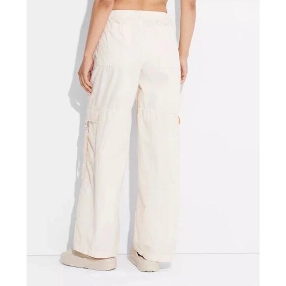 NWT Women's Off White Mid-Rise Wide Leg Pull-On Cargo Pants Wild Fable Sz S NEW - Picture 3 of 6